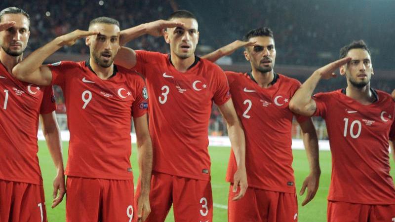 Sorgte erneut für Diskussion: Der Salut-Jubel türkischer Fußball-Nationalspieler