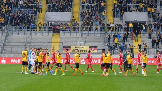 Wegen der hohen Corona-Fallzahlen muss Dynamo Dresden vorerst auf Zuschauer verzichten