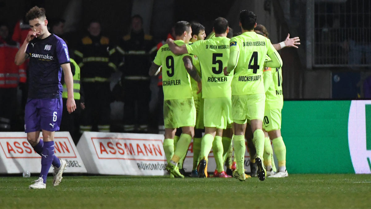 Gleich sechs Tore bejubelte der SV Wehen Wiesbaden in Osnabrück Gleich sechs Tore bejubelte der SV Wehen Wiesbaden in Osnabrück