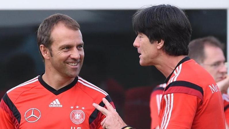 Wurden 2014 zusammen Weltmeister: der heutige Bayern-Coach Flick und Bundestrainer Löw Wurden 2014 zusammen Weltmeister: der heutige Bayern-Coach Flick und Bundestrainer Löw