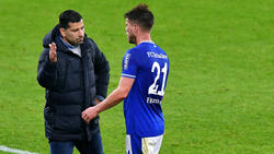 Dimitrios Grammozis (l.) und Klaas-Jan Huntelaar vom FC Schalke 04