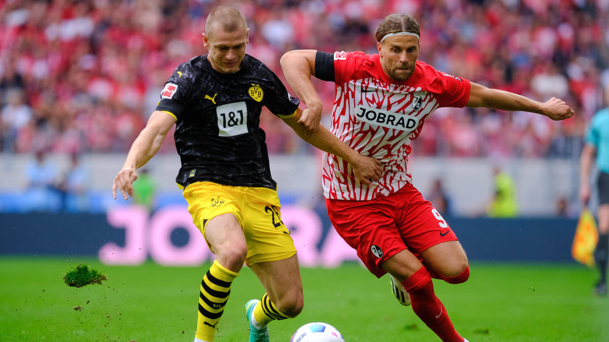 Julian Ryerson (l.) feierte beim BVB sein Startelf-Comeback