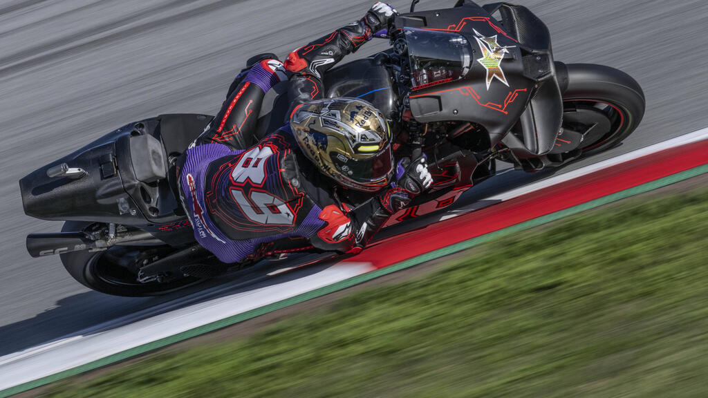 MotoGP-Champion-packt-aus