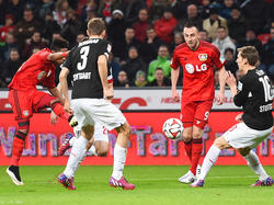 Wendell (izq.) marcó el 1-0 del Leverkusen ante el Stuttgart. (Foto: Getty)