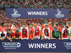 Arsenal wint de Asia Trophy 2015 en wordt gekroond in Singapore. De Gunners verslaan Everton in de finale met 3-1. (18-07-2015)