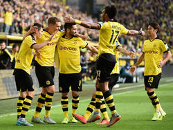 Los jugadores del Dortmund celebran el 1-0 de Jonas Hofmann. (Foto: Getty)