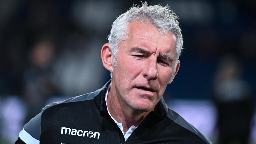 Mirko Slomka musste als Trainer von Hannover 96 seinen Hut nehmen Mirko Slomka musste als Trainer von Hannover 96 seinen Hut nehmen