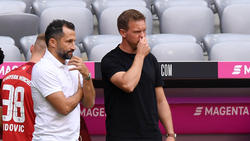 Julian Nagelsmann (r.) ist seit dieser Saison Cheftrainer beim FC Bayern