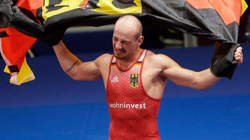 Hängt wegen der Olympia-Verschiebung noch ein Jahr dran: Frank Stäbler Hängt wegen der Olympia-Verschiebung noch ein Jahr dran: Frank Stäbler