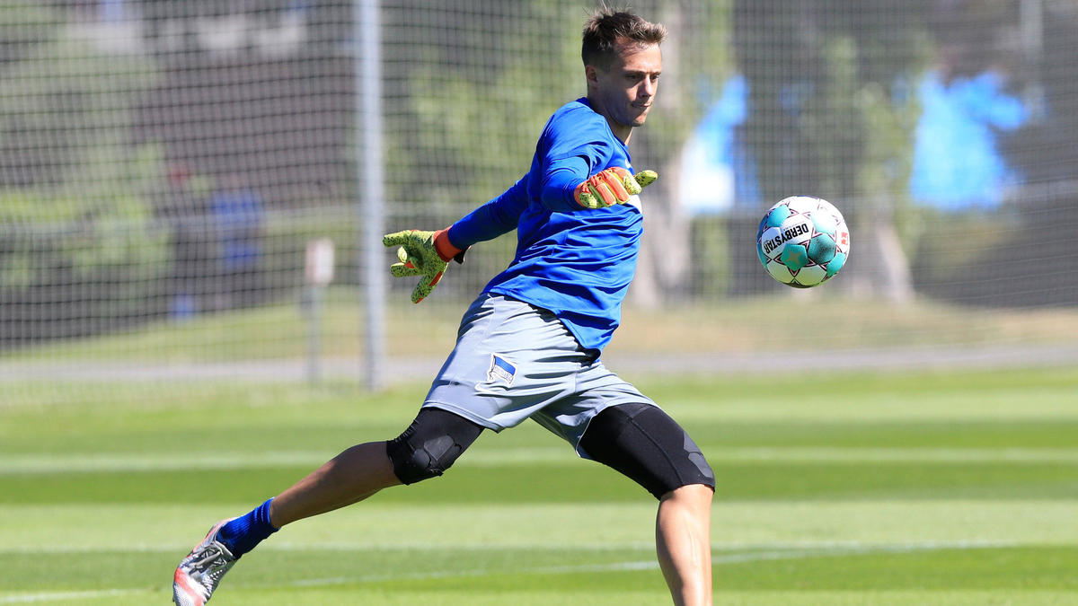 Alexander Schwolow trainiert seit dieser Woche bei Hertha BSC mit Alexander Schwolow trainiert seit dieser Woche bei Hertha BSC mit