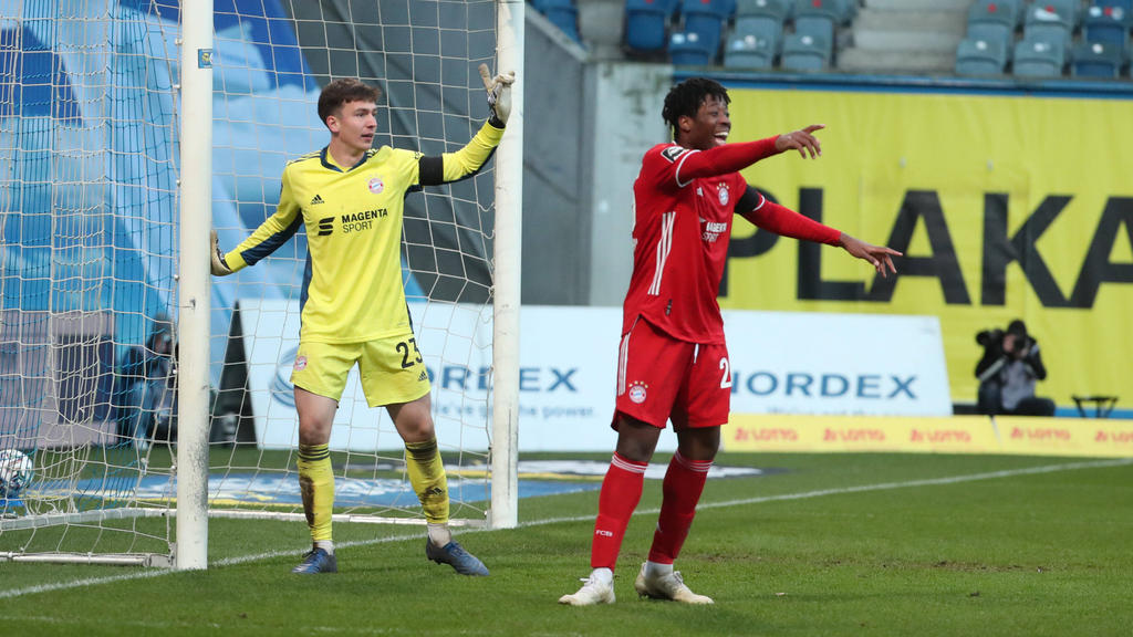 Lukas Schneller (l.) hat beim FC Bayern verlängert Lukas Schneller (l.) hat beim FC Bayern verlängert