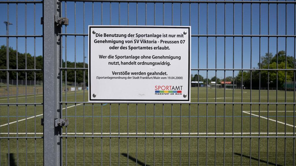 Nach einem Fußballturnier vom vergangenen Sonntag war ein 15-jähriger Spieler aus Berlin von einem 16-jährigen aus Frankreich durch Schläge auf den Kopf schwerst verletzt worden, der 15-jährige wurde für hirntot erklärt