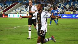 BVB-Youngster Youssoufa Moukoko jubelt über seine Treffer für die deutsche U21