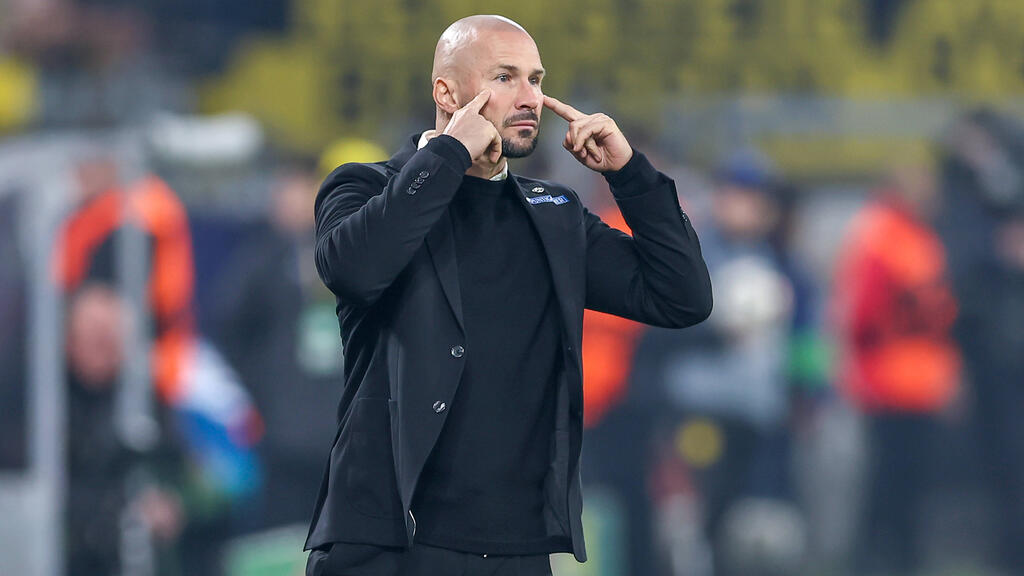 Ilzer steht seit Sommer 2020 bei Sturm Graz an der Seitenlinie Ilzer steht seit Sommer 2020 bei Sturm Graz an der Seitenlinie