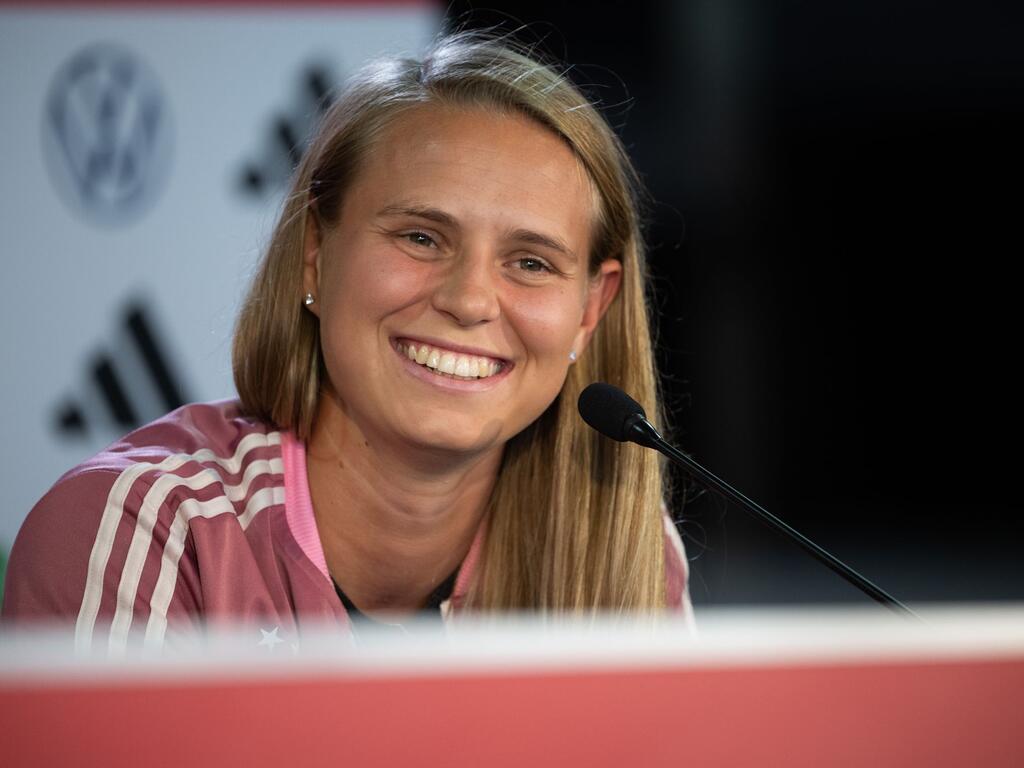 Klara Bühl, die Häkelkünstlerin Klara Bühl, die Häkelkünstlerin