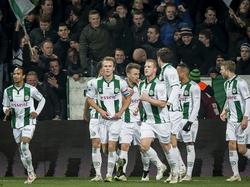FC Groningen viert de vroege voorsprong tijdens het competitieduel met Go Ahead Eagles. (31-01-2015)