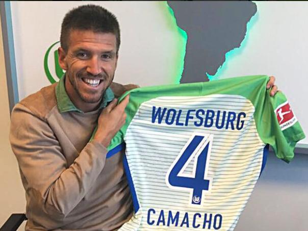 Camacho wechselt zum VfL Wolfsburg (Bildquelle: Twitter VfL Wolfsburg) Camacho wechselt zum VfL Wolfsburg (Bildquelle: Twitter VfL Wolfsburg)