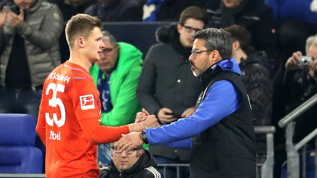 Die Rote Karte für Nübel (l.) war laut Schalke-Coach Wagner (r.) berechtigt