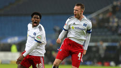 HSV-Kapitän Schonlau (r.) erzielte gegen den FC St. Pauli den Ausgleichstreffer