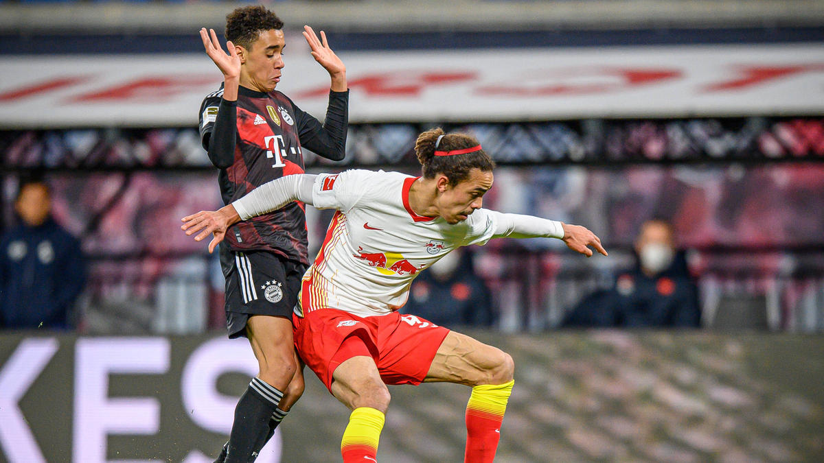 Yussuf Poulsen (r.) weiß um die Stärke des FC Bayern