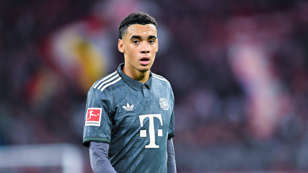 Jamal Musiala sitzt beim FC Bayern zunächst auf der Bank Jamal Musiala sitzt beim FC Bayern zunächst auf der Bank