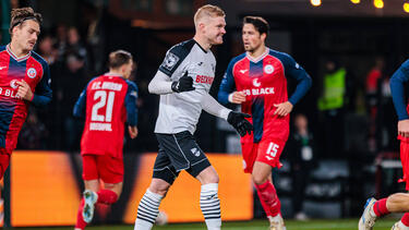 Der SC Verl schlägt Hansa Rostock