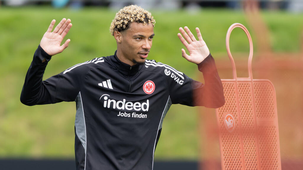 Hugo Ekitiké steht noch bis Ende Juni 2029 bei Eintracht Frankfurt unter Vertrag Hugo Ekitiké steht noch bis Ende Juni 2029 bei Eintracht Frankfurt unter Vertrag