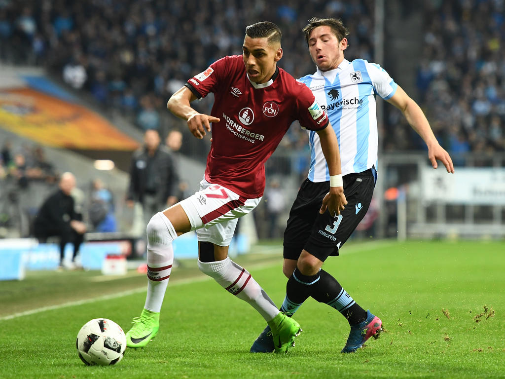 Kickt künftig bei Huddersfield Town: Abdelhamid Sabiri (l.)