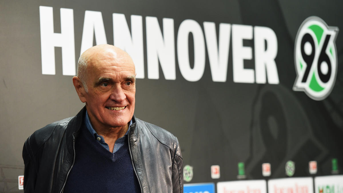 Martin Kind, der Hauptgesellschafter von Hannover 96, empfiehlt: Kein Protest wegen Jatta Martin Kind, der Hauptgesellschafter von Hannover 96, empfiehlt: Kein Protest wegen Jatta