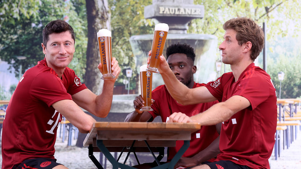 Verstehen sich auch abseits des Platzes gut: Robert Lewandowski und Thomas Müller vom FC Bayern