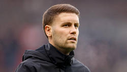 St. Paulis Trainer Fabian Hürzeler warnt vor dem FC Schalke