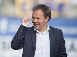 SC Cambuur-trainer Henk de Jong ziet een goed spelend Cambuur tegen Feyenoord. (26-10-2014)