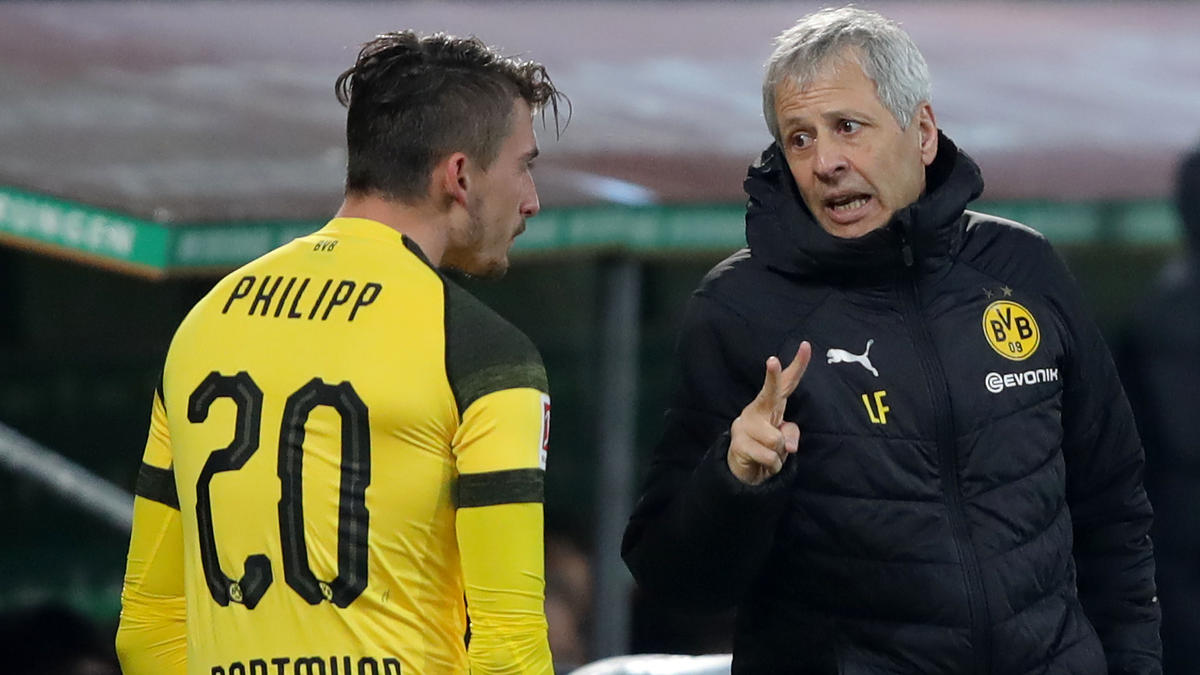 Unter BVB-Coach Favre (r.) war Philipp nicht mehr gesetzt Unter BVB-Coach Favre (r.) war Philipp nicht mehr gesetzt