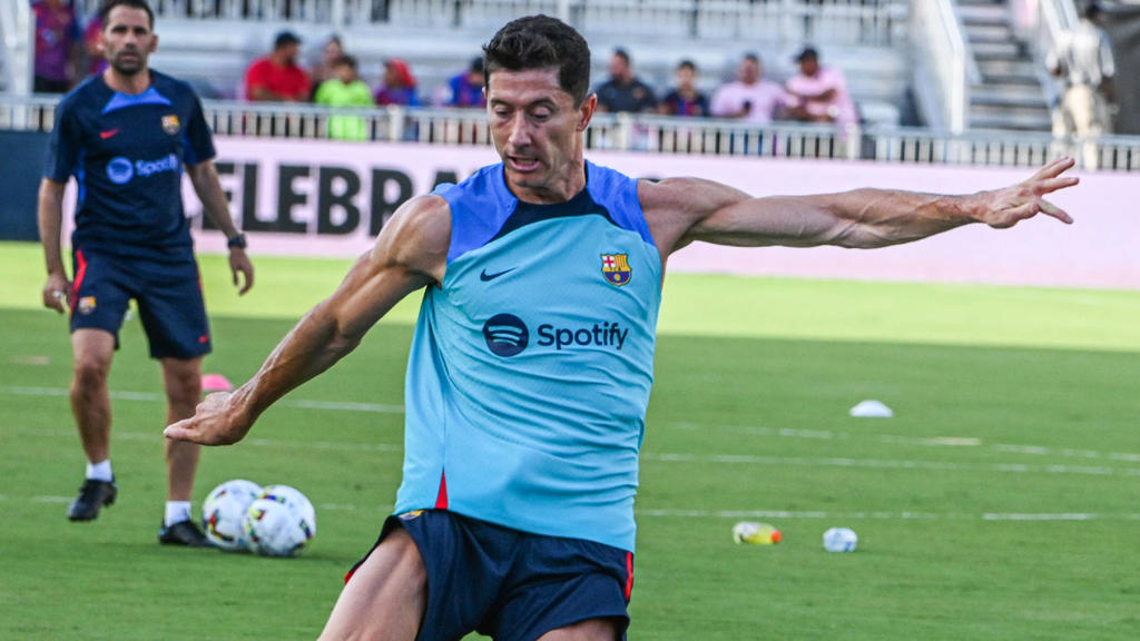Robert Lewandowski steht vor seinem Debüt für den FC Barcelona Robert Lewandowski steht vor seinem Debüt für den FC Barcelona