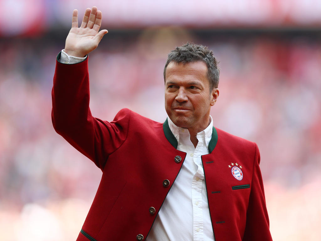 Lothar Matthäus lässt sich von den Bayern-Fans feiern