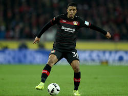 Bayers Aufsteiger Benjamin Henrichs bleibt dem Klub wohl noch etwas erhalten