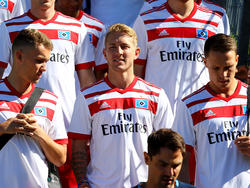 Lewis Holtby (M.) soll den HSV verlassen