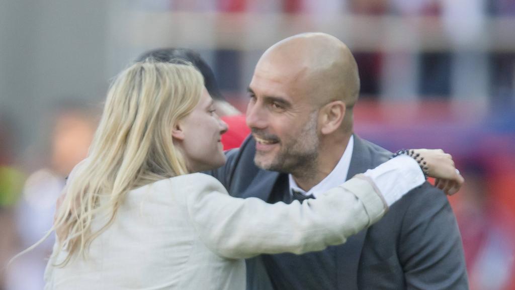 Kennen und schätzen sich aus gemeinsamer Zeit beim FC Bayern: Kathleen Krüger und Pep Guardiola