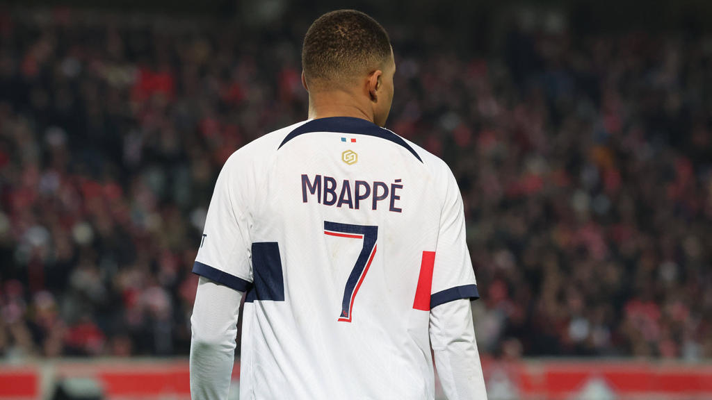 Kylian Mbappé wird mit einem Wechsel zu Real Madrid in Verbindung gebracht