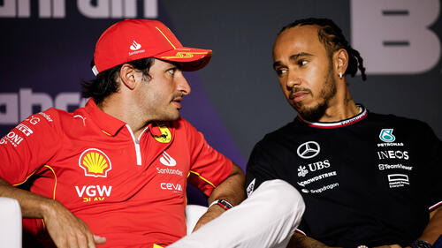 Wechselt Carlos Sainz (l.) von Ferrari zu Mercedes?