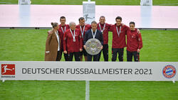 Der FC Bayern denkt wohl über ein Comeback von Miroslav Klose (2.v.l.) als Co-Trainer nach