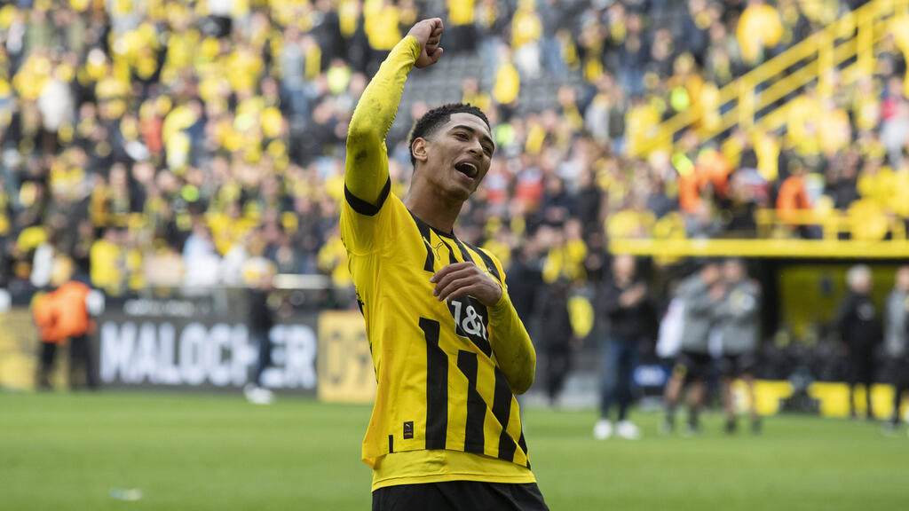 Jude Bellingham ließ sich auch mal alleine von der Südtribüne feiern - Matthias Sammer gefiel das ganz und gar nicht Jude Bellingham ließ sich auch mal alleine von der Südtribüne feiern - Matthias Sammer gefiel das ganz und gar nicht