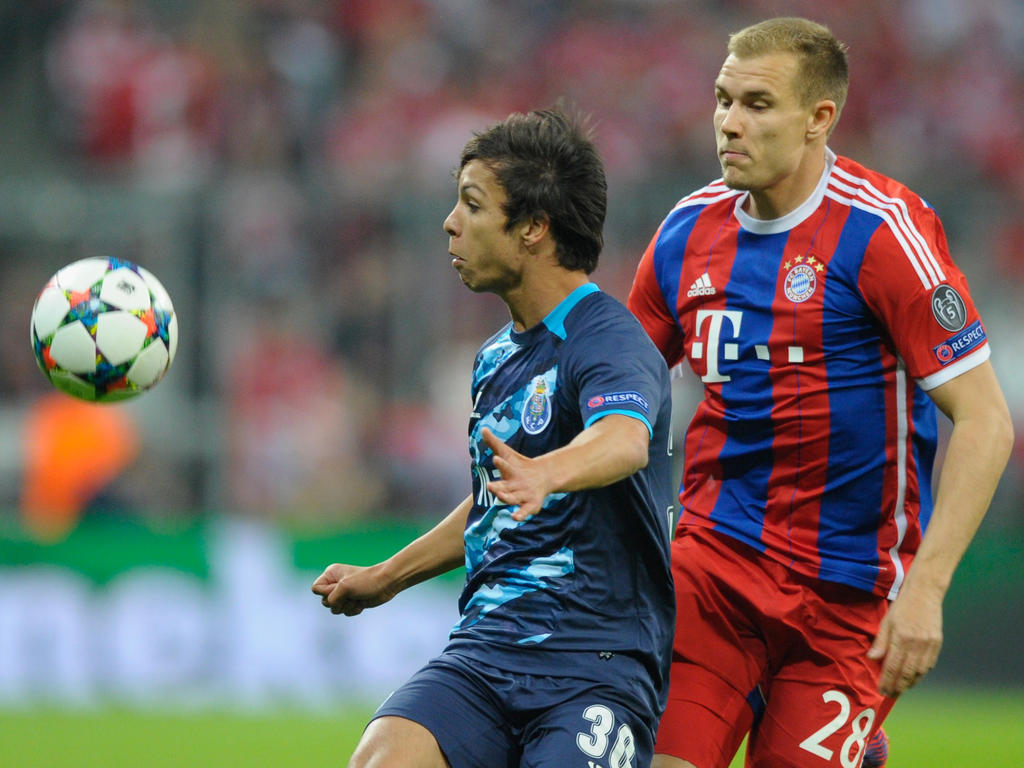 Badstuber (dcha.) no volverá a vestir la camiseta del Bayern hasta la próxima campaña por culpa de un desgarro en el muslo izquierdo. (Foto: Getty)