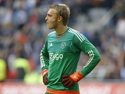 Jasper Cillessen baalt van het verlies van zijn Ajax in de topwedstrijd tegen PSV. (04-10-2015)