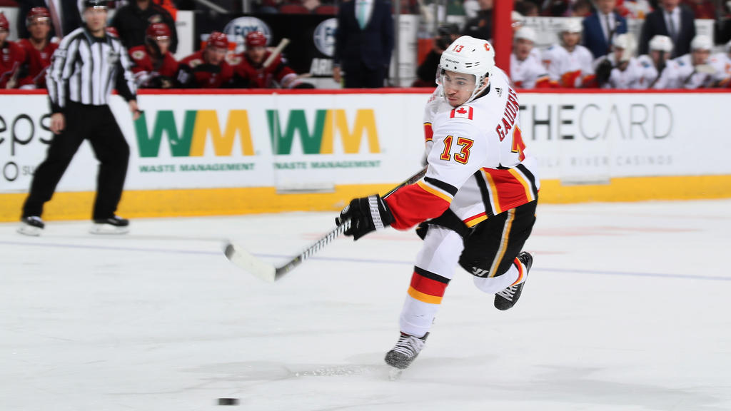 Johnny Gaudreau spielt für die Calgary Flames Johnny Gaudreau spielt für die Calgary Flames