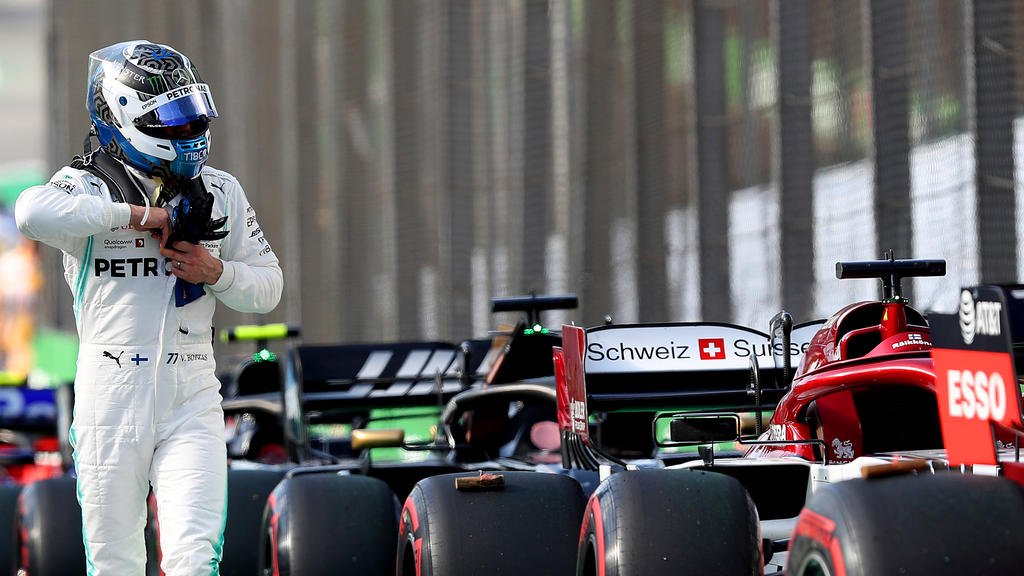 Valtteri Bottas musste seinen Boliden mit einem Defekt abstellen Valtteri Bottas musste seinen Boliden mit einem Defekt abstellen