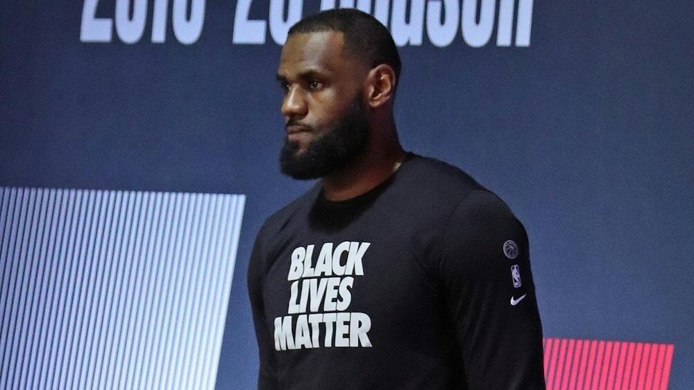 Superstar LeBron James ist fassungslos Superstar LeBron James ist fassungslos