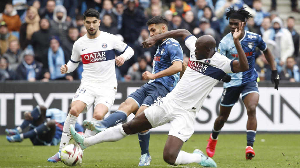 Ten-man PSG extend lead at top of table with win at Le Havre