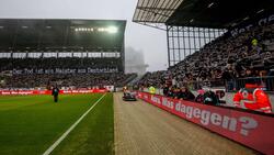 Bei der Partie zwischen St. Pauli und Augsburg hat es einen Notfall gegeben