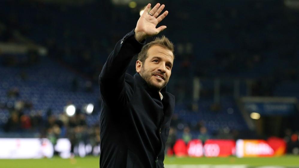Van der Vaart erreichte die zweite Runde beim Darts-Turnier Van der Vaart erreichte die zweite Runde beim Darts-Turnier